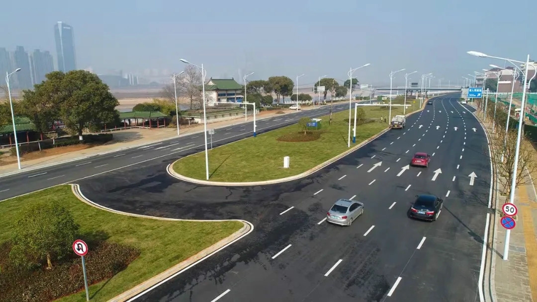 “不堵車了，通過時間至少縮短了三分之二” 沿江中北大道提升改造（一期）工程主線通車方便市民出行